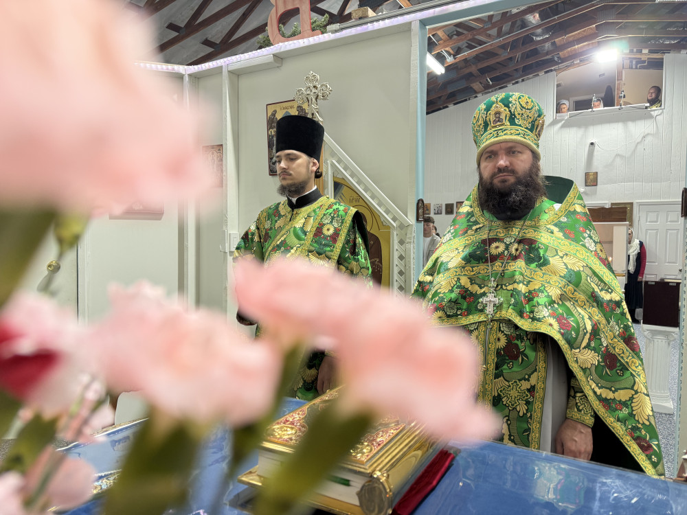 Новый год в молитве: ночная Божественная литургия в храме Почаевской иконы Божией Матери