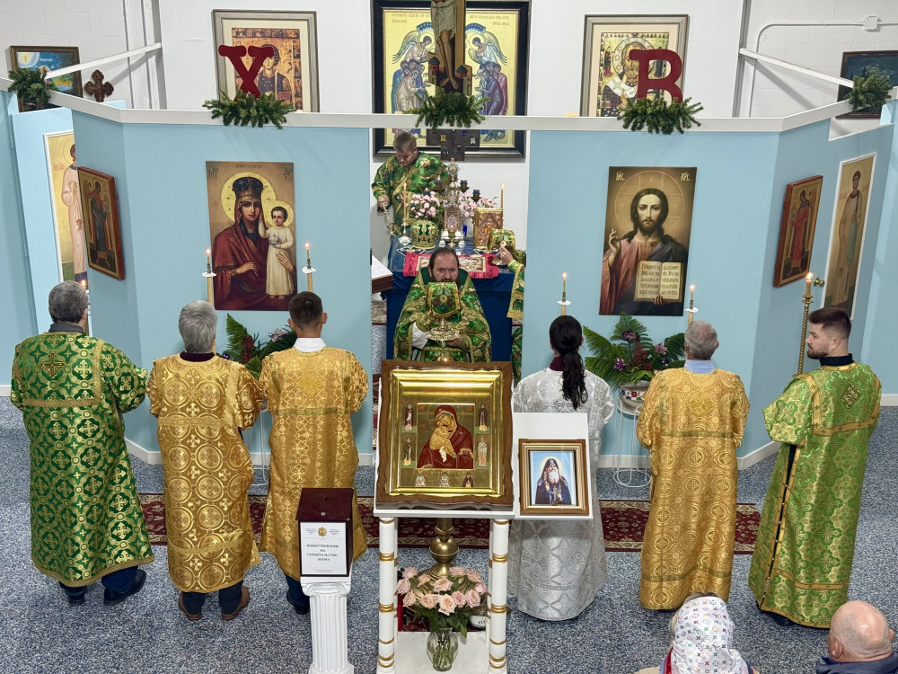 Новый год в молитве: ночная Божественная литургия в храме Почаевской иконы Божией Матери