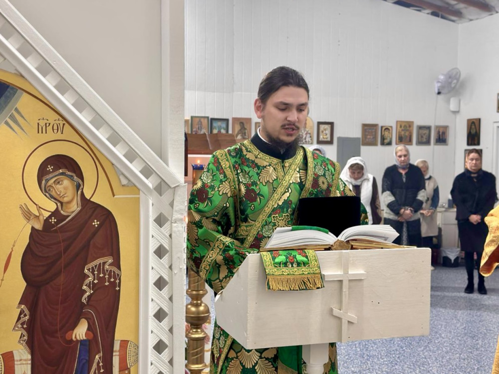 Новый год в молитве: ночная Божественная литургия в храме Почаевской иконы Божией Матери