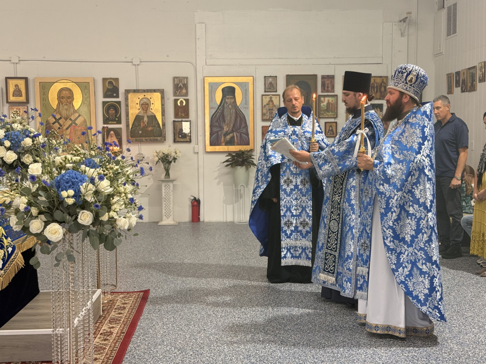 Всенощное бдение накануне праздника Успения Пресвятой Богородицы: Полиелей и Великое славословие
